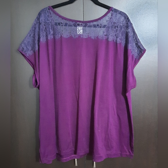 Lace Detail Short Sleeve Top - Picture 2 of 4